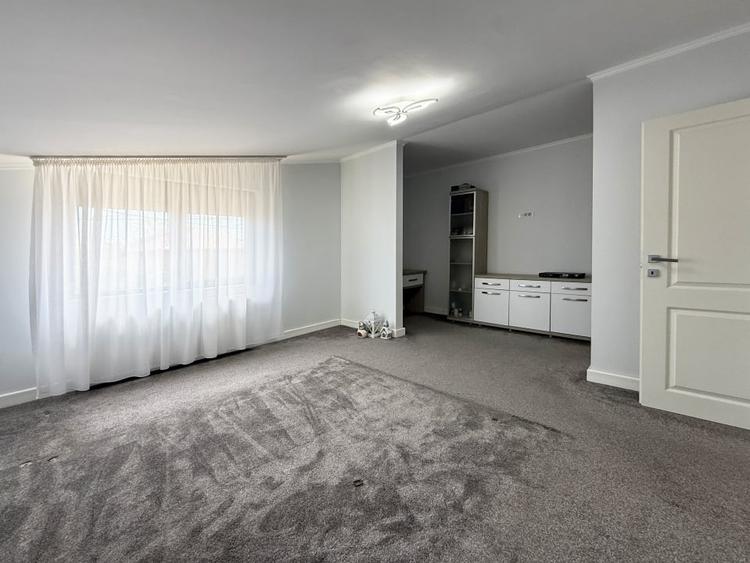 Duplex cu 7 camere cu Canalizare în Cumpăna