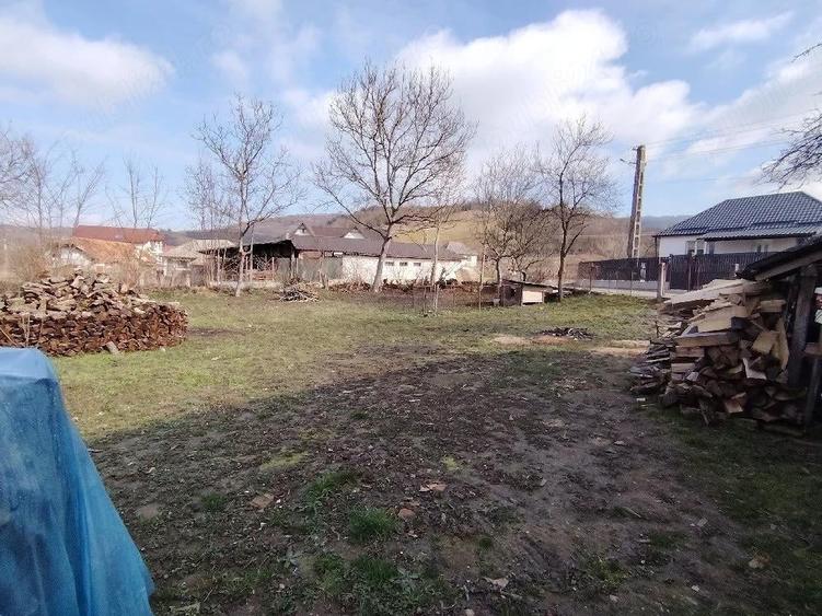 Casă cu Teren 830 Mp în Șimișna