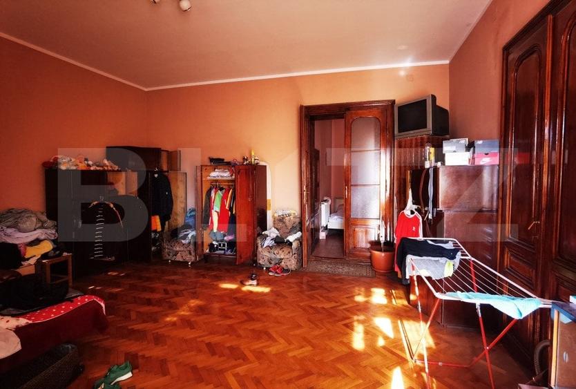 Apartament cu 4 camere semidecomandat, mobilat în Traian