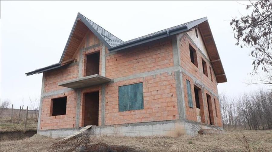 Casă individuală cu 8 camere cu Canalizare în Copou