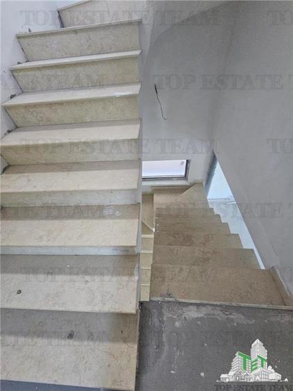Duplex cu 4 camere cu Canalizare în Militari