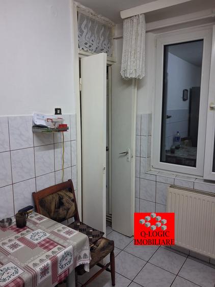 Apartament cu 2 camere decomandat în Tractorul