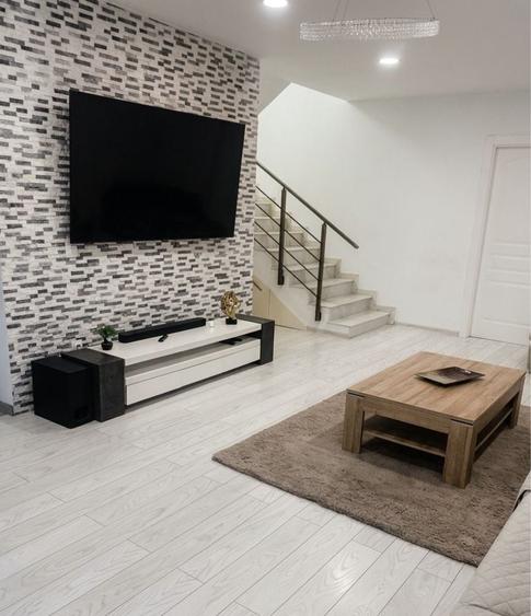 Casă cu 4 camere cu Teren 700 Mp în Exterior Vest