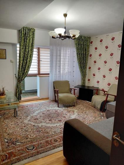Apartament cu 2 camere decomandat în Lacu