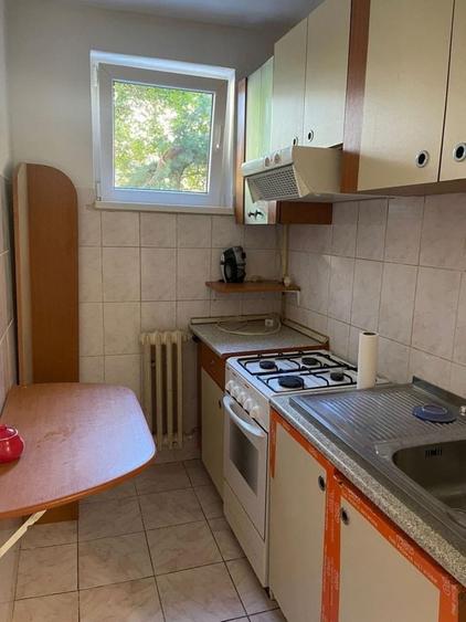 Apartament cu 3 camere semidecomandat, mobilat în Gheorgheni