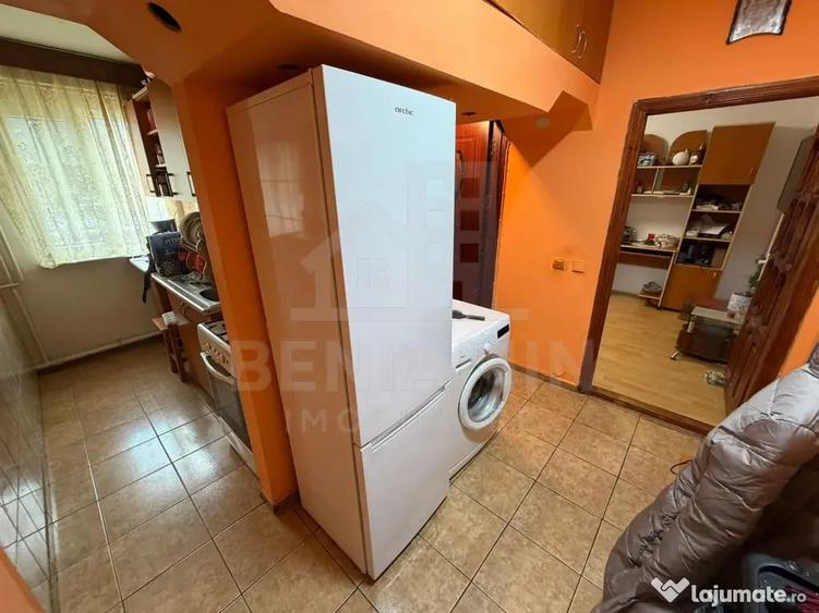 Apartament cu 2 camere semidecomandat în Craiovița Nouă