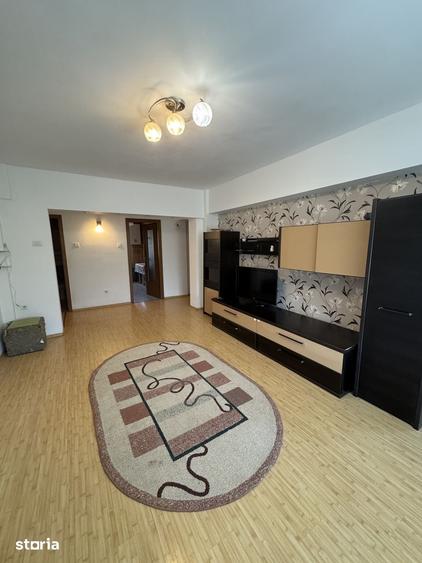 Apartament cu 3 camere în Traian