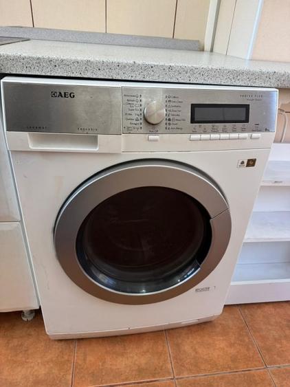 Apartament la casa, cu 3 camere, semidecomandat, zona centrala, str. Sitei - 15