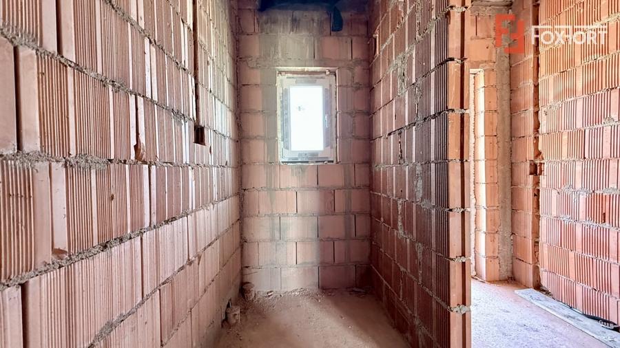Duplex cu 4 camere cu Canalizare în Moșnița Nouă