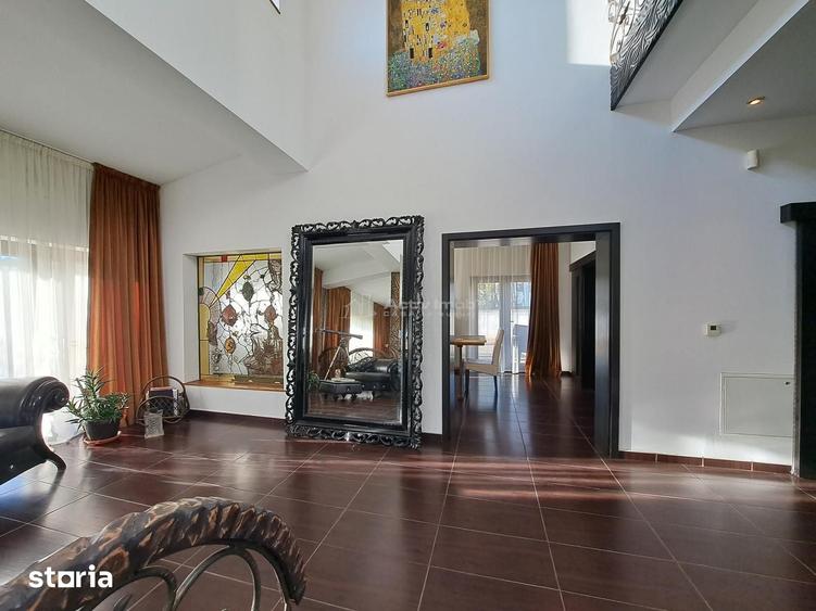 Casă cu 8 camere cu Teren 2500 Mp în Crevedia