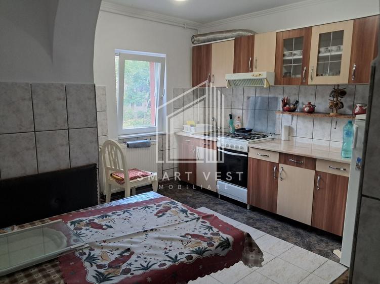 Apartament cu 2 camere semidecomandat, mobilat în Micro 16