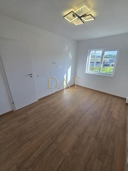 Apartament cu 3 camere în Baciu
