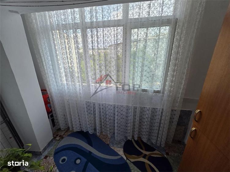 Apartament cu 3 camere decomandat în Dacia