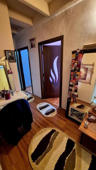 Apartament cu 3 camere în Cetate