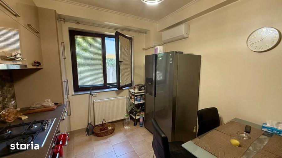 Casă cu 6 camere cu Teren 500 Mp în Mogoșoaia