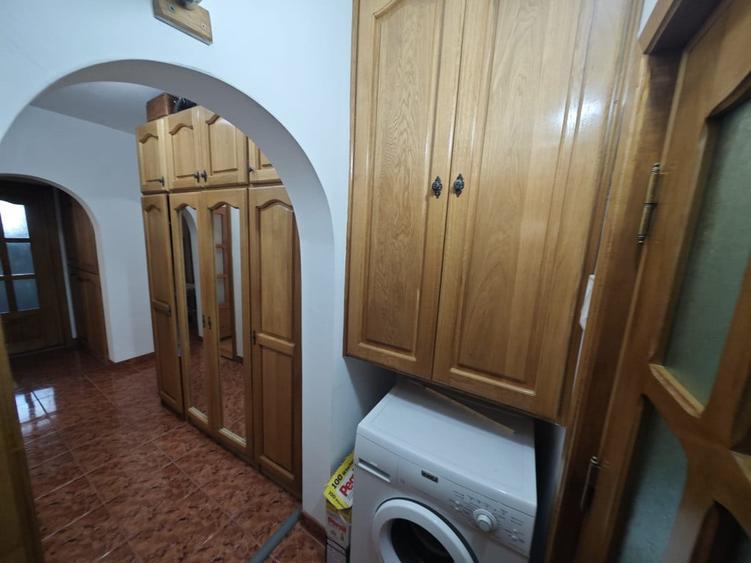 Apartament cu 4 camere decomandat în Central