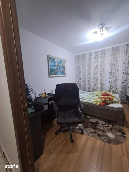 Apartament cu 4 camere decomandat în Central