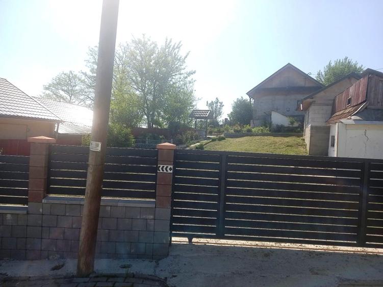 Casă individuală cu 2 camere cu Teren 1100 Mp în Brodoc