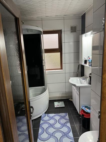 Apartament cu 2 camere decomandat în Horezu