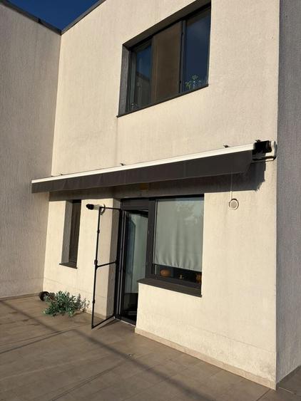Apartament cu 3 camere semidecomandat, mobilat în Matei Voievod