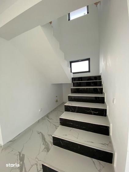 Casă cu 8 camere cu Teren 412 Mp în Bariera Vâlcii