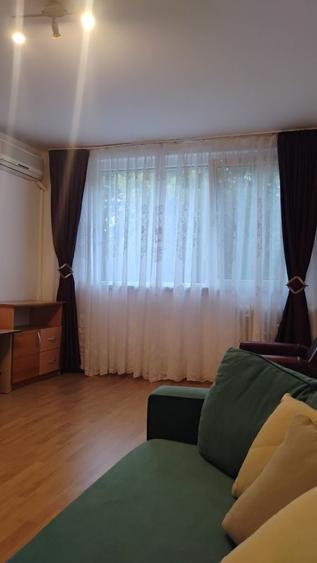 Apartament cu 3 camere decomandat în Brâncoveanu