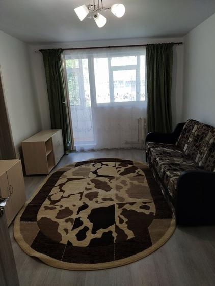 Apartament cu 2 camere decomandat în Gară