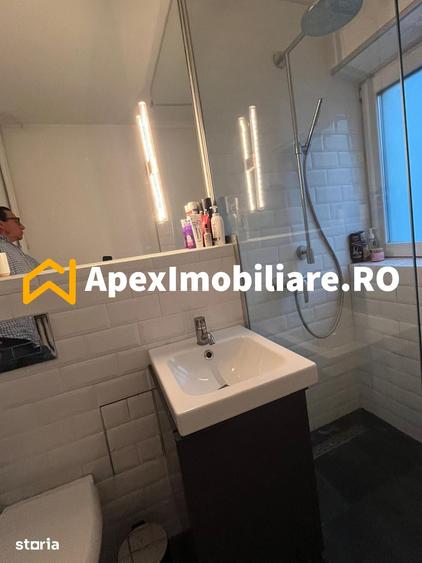 Apartament cu 3 camere semidecomandat în Cotroceni