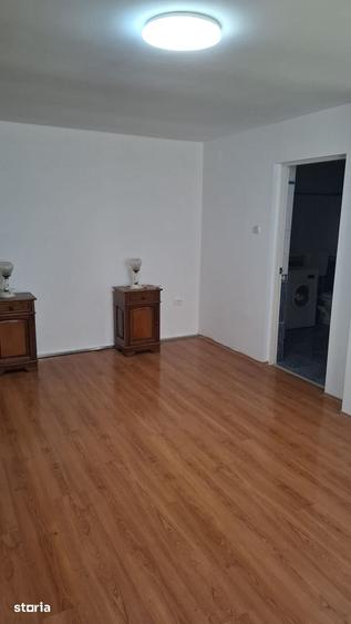 Apartament cu 5 camere în Central