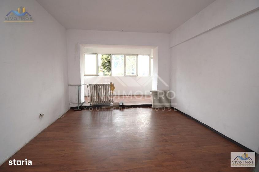 Apartament cu 3 camere decomandat în Lacul Tei