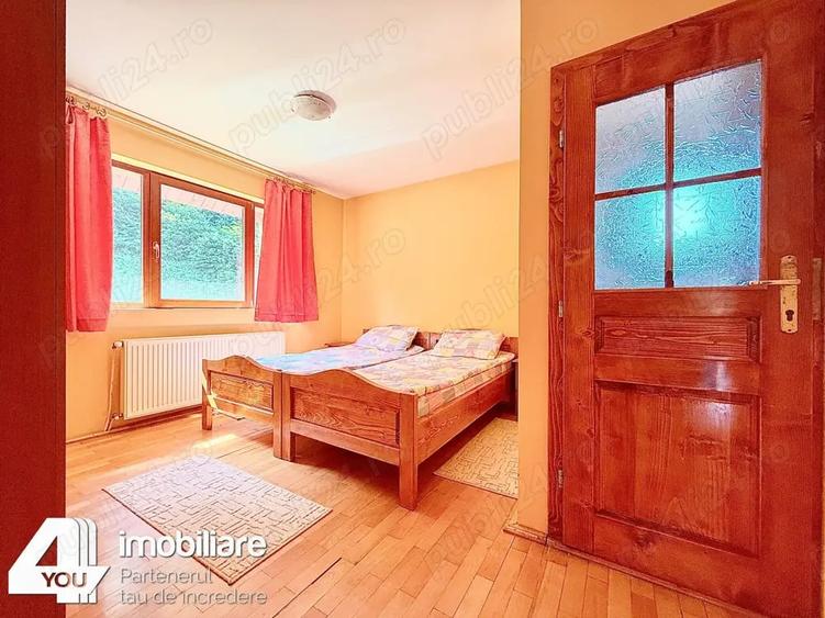 Casă cu 6 camere cu Teren 1180 Mp în Moneasa