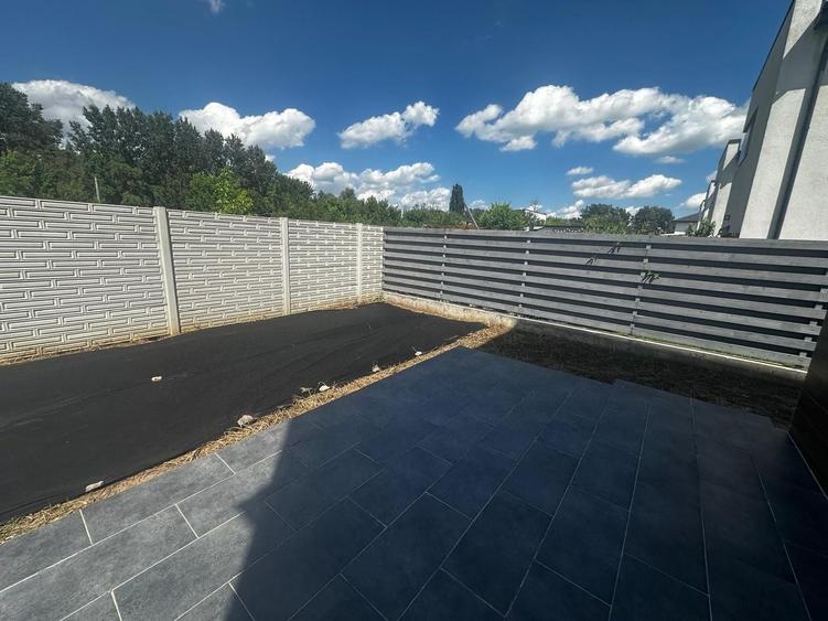 Casă individuală cu 3 camere cu Canalizare în Central