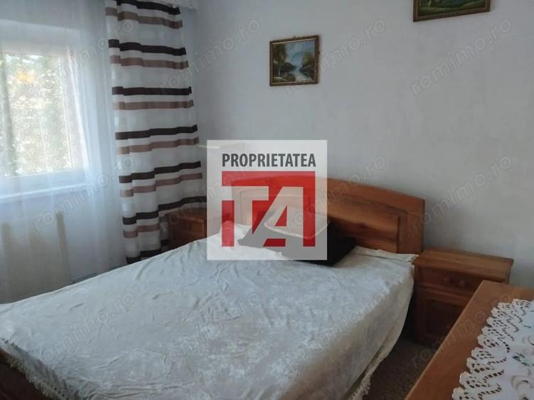 Apartament cu 3 camere decomandat în Hotvon