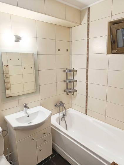 Apartament cu 2 camere semidecomandat în Carrefour