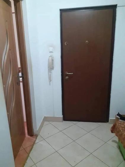 Apartament cu 2 camere semidecomandat în Cantemir