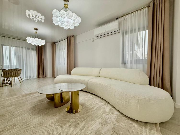 Apartament cu 3 camere decomandat în Nicolina