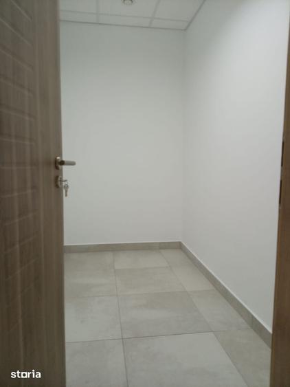 Spațiu comercial, de 330 mp, în Rogerius