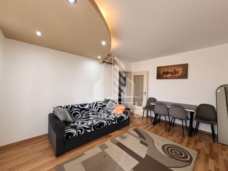 Apartament cu 3 camere semidecomandat, mobilat în Dacia