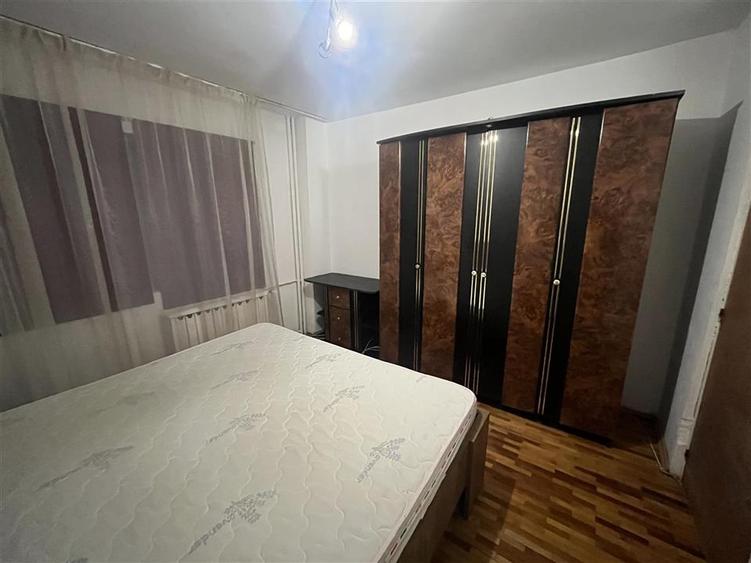 Apartament cu 2 camere decomandat în Tei