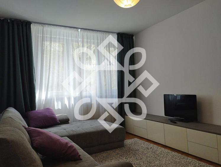 Apartament cu 3 camere semidecomandat în Rogerius