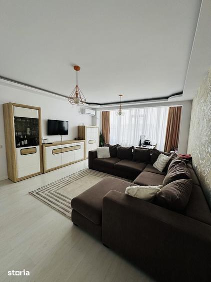 Apartament cu 3 camere semidecomandat în Central
