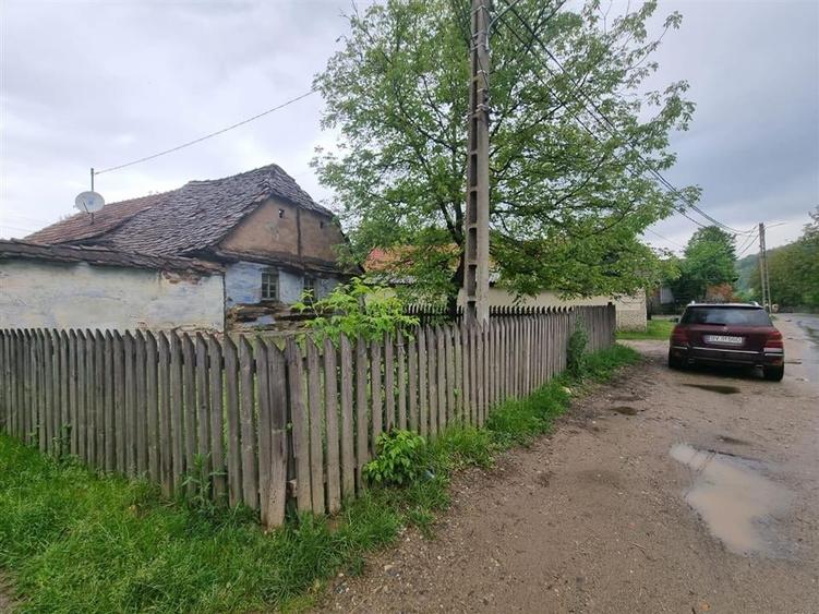 Casă individuală cu 2 camere cu Teren 382 Mp în Șinca Nouă