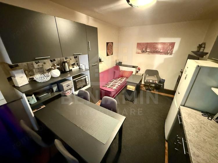 Apartament cu 3 camere decomandat în Brazda lui Novac