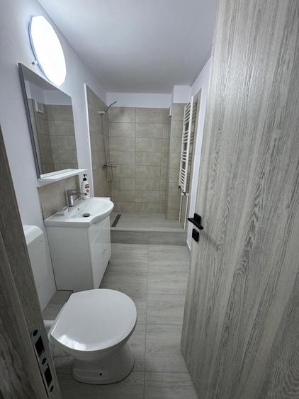 Apartament cu 3 camere decomandat în 13 Septembrie