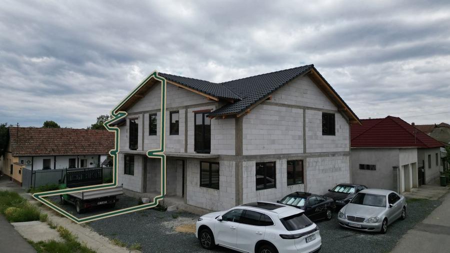 Duplex cu 3 camere cu Teren 190 Mp în Vladimirescu