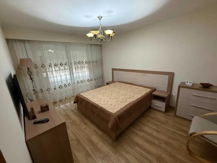 Apartament cu 3 camere decomandat, mobilat în Tomis II