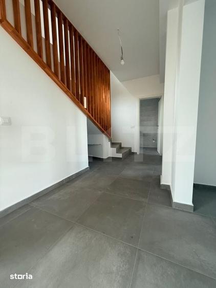 Casă cu 4 camere cu Teren 245 Mp în Stupini