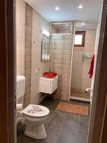 Apartament cu 4 camere decomandat, mobilat în Central