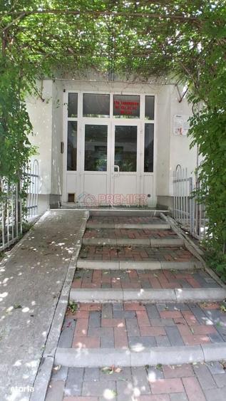Apartament cu 3 camere decomandat în Dristor