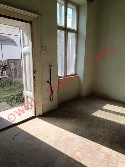 Casă individuală cu 2 camere cu Teren 200 Mp în Central